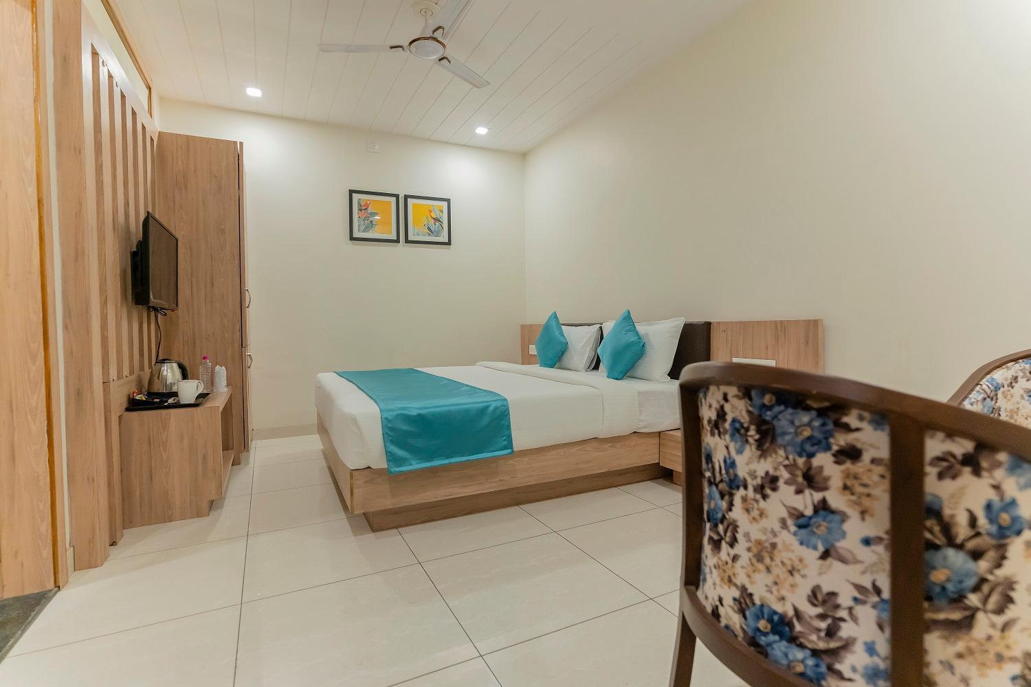 Ramana Hotel Udaipur Bagian luar foto